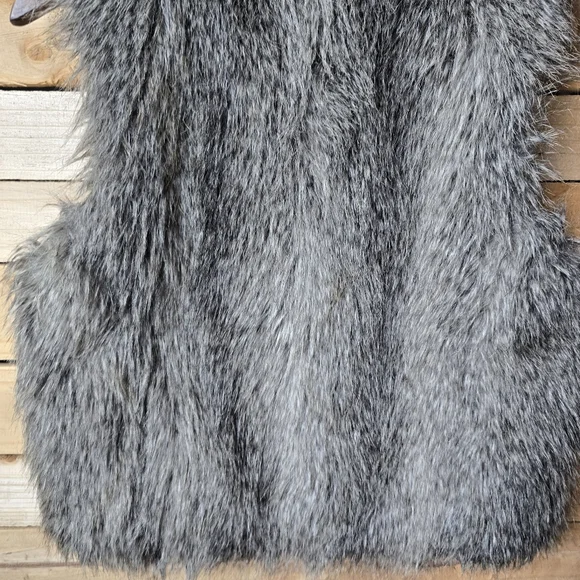 Club Monaco Open Front Faux Fur Vest Womens Small - Picture 11 of 11